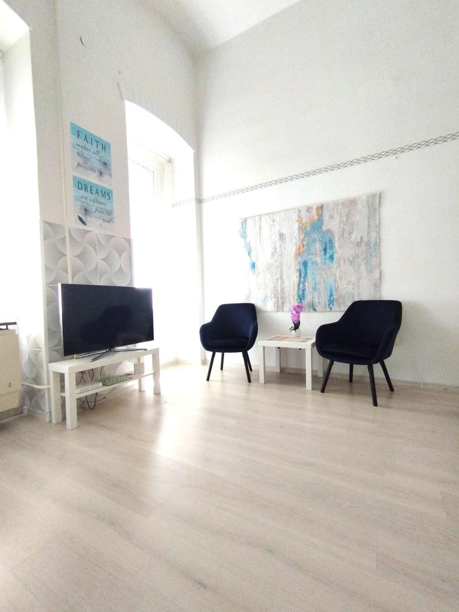 Free Parking Garage! Downtown Apartment Close To New York Cafe Budapest Exterior photo