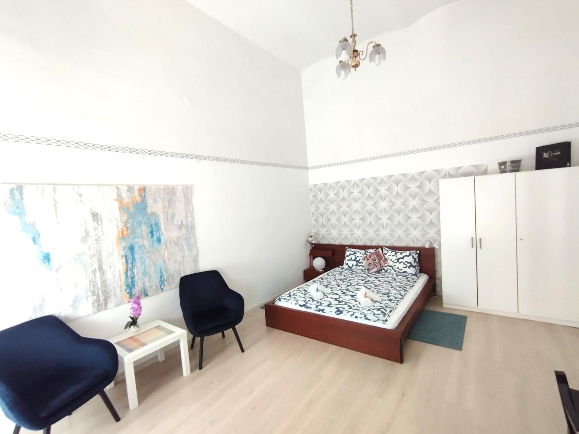Free Parking Garage! Downtown Apartment Close To New York Cafe Budapest Exterior photo